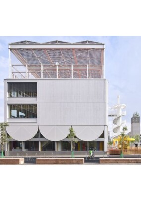 Schörghuber: Spezialholztüren für Schulanlage Allmend in Zürich