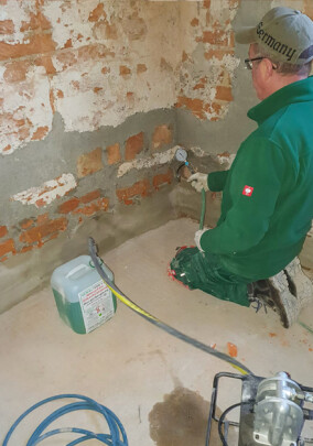 Veinal: Mauertrockenlegung und Komplettsanierung des Rathaus Buttenwiesen