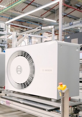 Bosch erwirbt von Johnson Controls und Hitachi das HLK-Geschäft für Wohn- und kleine Gewerbegebäude