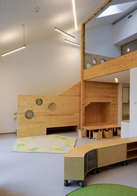 Kindgerechtes Licht von Luxwerk in Kinderkrippe am Kaiserstuhl