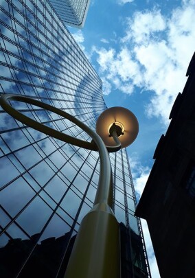 Jeppe Hein gestaltet Lichtskulptur für Skyper Tower in Frankfurt
