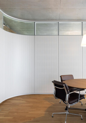 Feco-Wandsystem unterstützt Schallschutz im Neubau der Sparkasse Markgräflerland