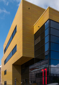 Schöck: VHF aus Keramikbaguettes mit Schöck Isolink wärmebrückenfrei realisiert