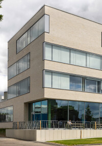 Klinkerfassade des Aachener Mediencampus erinnert an Druckhistorie des Standorts