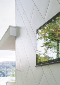 Swisspearl: High Resistance Beschichtung für Zenor Fassadenplatten