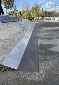 Skatepark in Krefeld nachhaltig saniert: Triflex-Reparaturmörtel im Einsatz