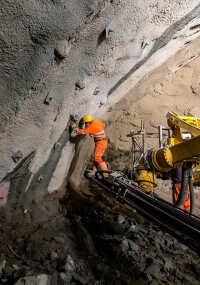 Fischers Befestigungslösungen für die Bahninfrastruktur