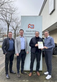 Alwitra-Dachbahn Evalastic mit Zertifikat „ZVDH Zert Green Building” ausgezeichnet