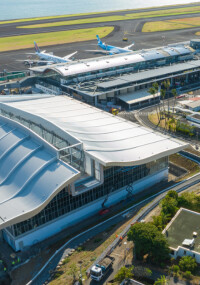 Kalzip: Bau des größten bioklimatischen Flughafenterminals