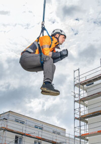 Zarges: Integrierte Sicherheitslösungen gegen steigende Unfallzahlen