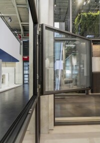 Forster: Neue RC4-Fassade und RC3-Fenster