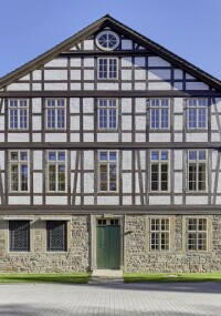 Kloster Loccum: Originalgetreue Restaurierung von Fenster und Außentüren