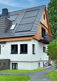 BMI erweitert Serviceangebot für schlüsselfertige Solaranlagen