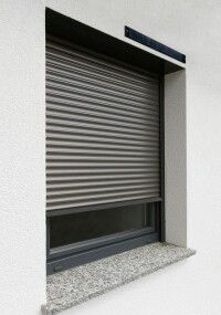 Warema SolarKit: Jahreszeitunabhängige Versorgung für Sonnenschutzsysteme