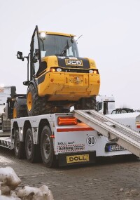 Transport von Großmaschinen: DOLL Tiefbett X mit Pendelachse tera