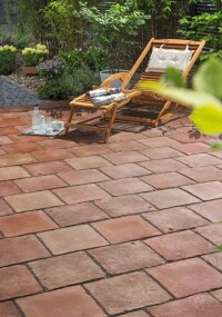 KANN Baustoffe: Terrassenplatten im mediterranen Stil