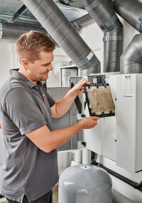 Kontrollierte Wohnraumlüftung: Effizienz braucht Planung und Wartung