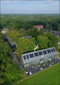 Reihenhäuser im Wald – Transformation eines alten Militärstützpunktes