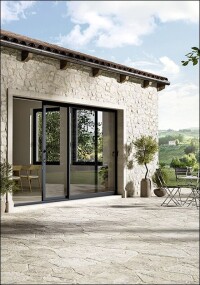 Roto erweitert Sortiment um Parallel-Schiebe-Systeme aus Aluminium