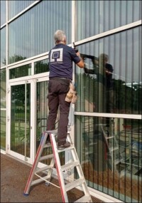 Vogelschutzfolie von Haverkamp soll Kollisionsrate um 97% verringern