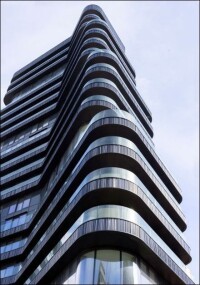 „Heldentoren” in Knokke-Heist: Wohnkomfort mit Weitblick dank Swisspacer Ultimate