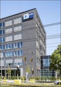 IHK-Neubau Hannover: Fassade mit viel Glas und Vandersanden-Klinkern