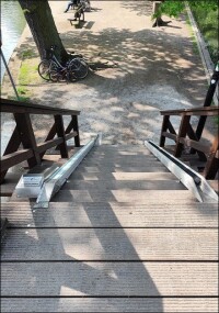 VeloComfort – mit dem Fahrrad über hölzerne Stufenbrücken