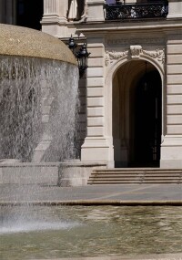Flächendrainagen sichern Natursteinbeläge auf Terrasse und Dach