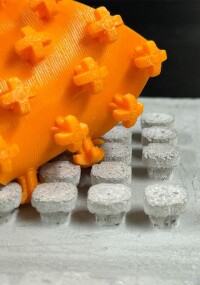 Klettverschluss als reversibles Verbindungselement von Gebäudeteilen