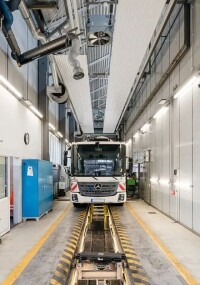 Zehnder Deckenstrahlplatten bilden neues Heizsystem für Kfz-Werkstatt der Hamburger Stadtreinigung