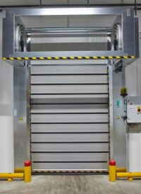 Efaflex TK-Schnelllauftore beim Kühl-Logistiker HOPI im Einsatz