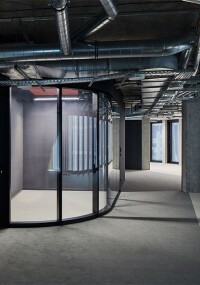 Strähles Glastrennwände prägen Büros im Berliner Stadtquartier am Tacheles