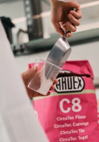 Ardex entwickelt CircuTec Mörtel für zirkuläre Fliesenverlegung