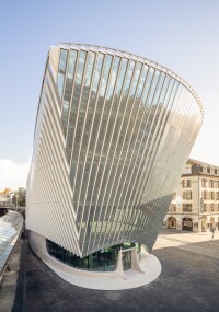 Haus zum Falken: Ein architektonisches Statement von Santiago Calatrava