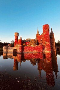 Alte Eichenrahmen, neue Dämmung: Schloss Wynendaele setzt auf Fineo Vakuumisolierglas