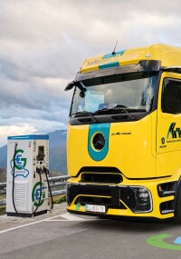 E-Lkw testet Österreichs höchstgelegene DC-Lade­sta­tion