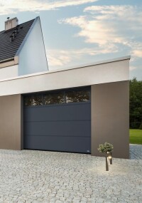 Novoferm: Thermisch getrenntes Lichtband für Garagen-Sektionaltore