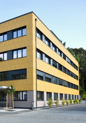 Tonality-Fassade für das Verwaltungsgebäude der Stadtwerke Hof