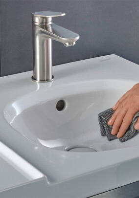 Keramikglasur HygieneGlaze mit optimierter Reinigungsfähigkeit und antibakterieller Wirkung