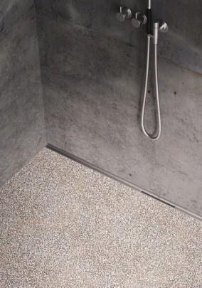 Neue Duschrinne von TECE verbindet puristisches Design mit Hightech-Ablauftechnik