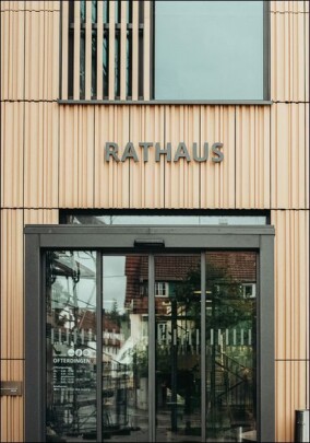 Tonality-Keramikfassade für Rathaus-Erweiterung in Ofterdingen
