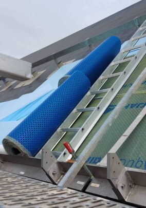 Gutjahrs Entwässerungskonzept für das Klinkerdach am Rathaus Brühl