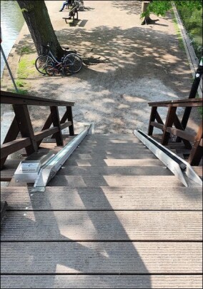 VeloComfort – mit dem Fahrrad über hölzerne Stufenbrücken