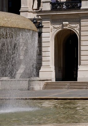 Flächendrainagen sichern Natursteinbeläge auf Terrasse und Dach