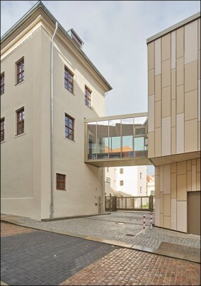 PU-Dämmung für denkmalgeschütztes Steildach: Freiburger Herderhaus wird Stadtarchiv