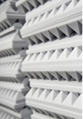 BASF-Melaminharzschaum Basotect EcoBalanced in raumakustischen Elementen