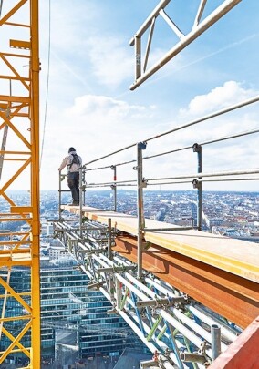 Tarifeinigung: Gerüstbauer erhalten 11,9 % mehr Lohn