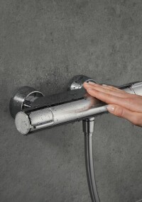 Barrierefreie Armaturen geben Sicherheit im Bad