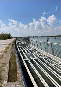 Schwebender Rad- und Fußweg führt über die Lagune von Venedig: Fischer sichert La Via del Respiro