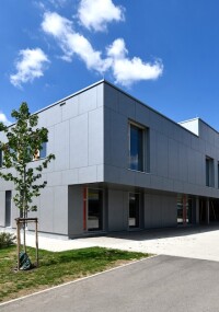 Fack ju, Graffiti! Trespa-Schulfassade mit wirkungsvoller Antwort